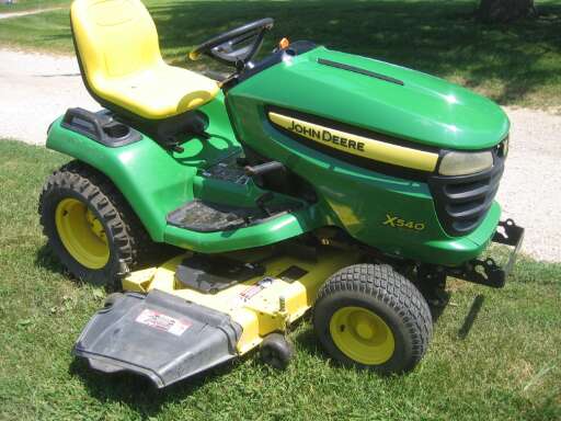 JOHN DEERE X540