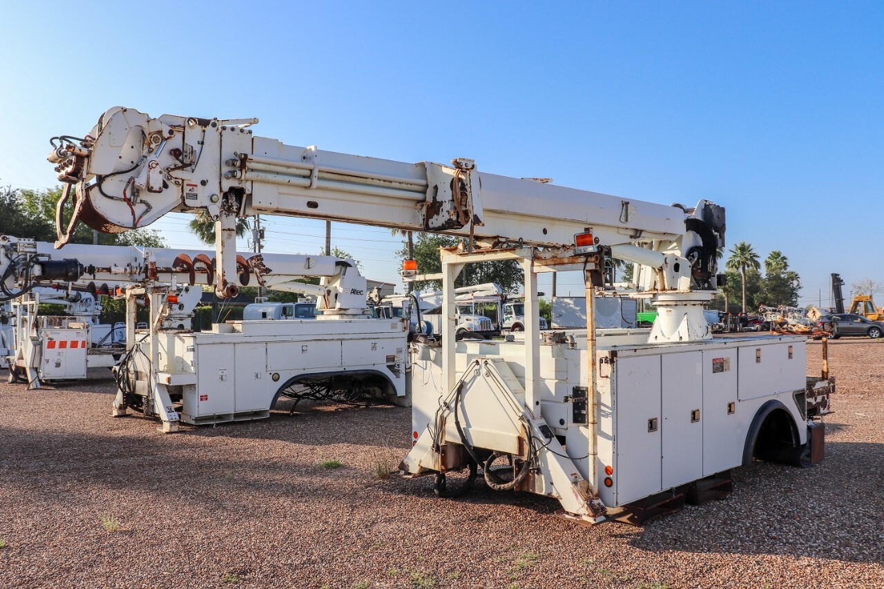 2007 Altec Used 2007 ALTEC Digger Derricks TX