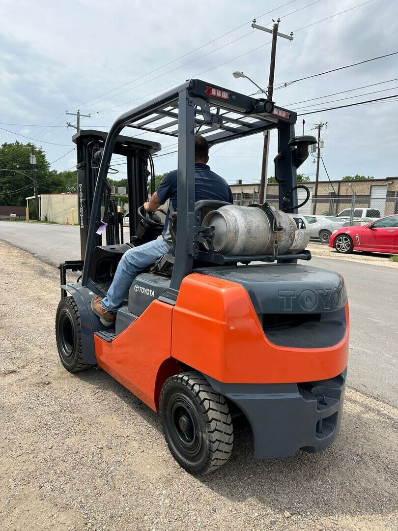 Used 2010 Toyota Industrial Equipment 8FGU25 in Dallas, TX Equipment