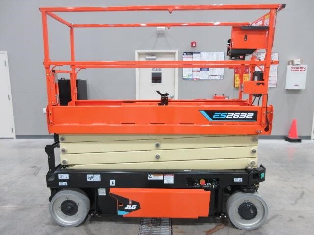 2025 JLG ES2632