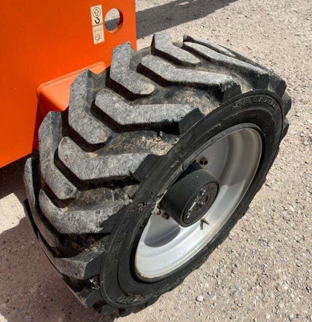 2017 JLG 660SJ
