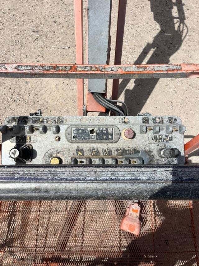 2017 JLG 660SJ