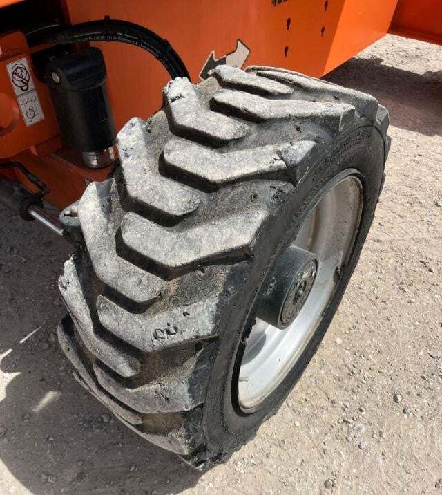 2017 JLG 660SJ