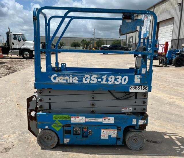 2018 Genie GS-1930