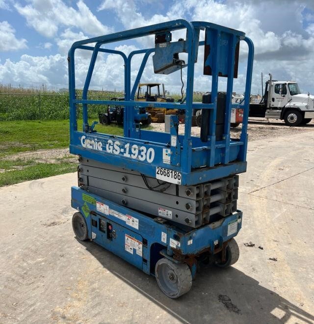 2018 Genie GS-1930