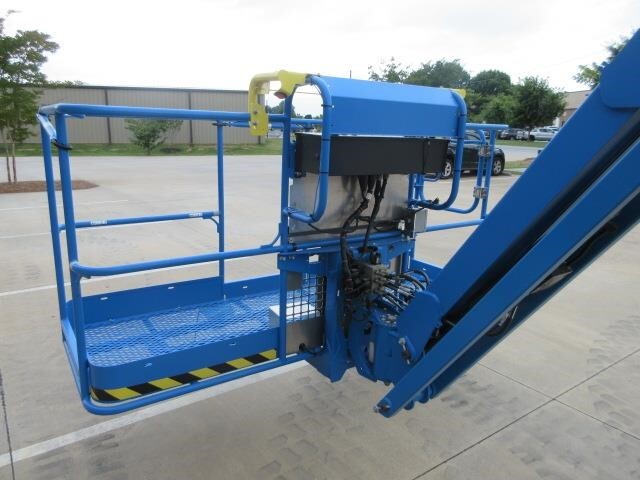 2025 Genie S-65 Trax