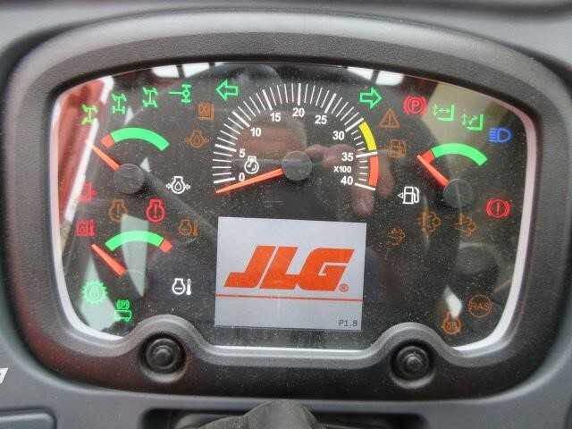 2025 JLG 943