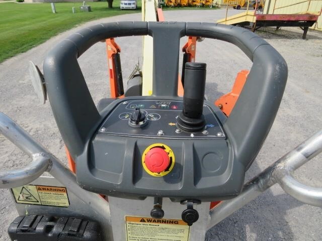 2018 JLG T350