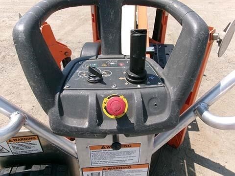 2018 JLG T350
