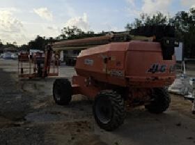 2017 JLG 660SJ