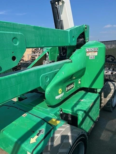 2015 JLG E450AJ