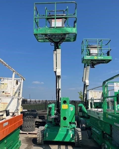 2015 JLG E450AJ