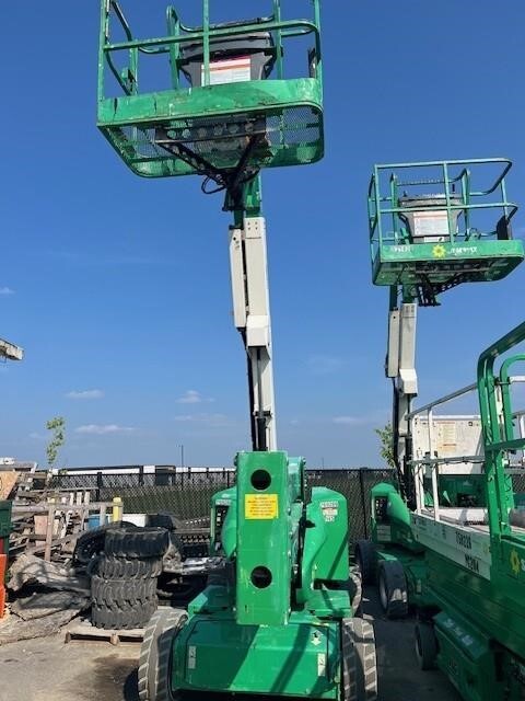 2015 JLG E450AJ