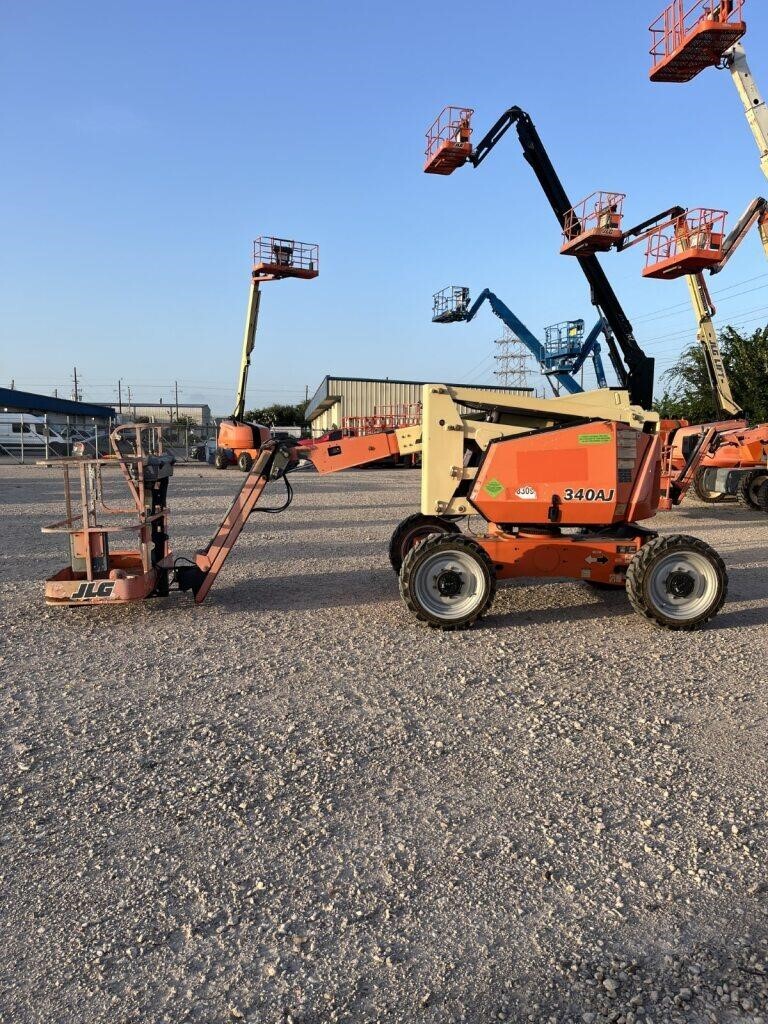 2018 JLG 340AJ