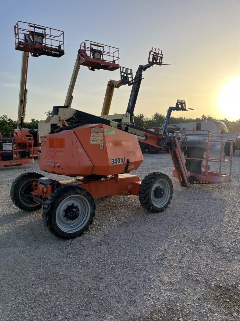 2018 JLG 340AJ