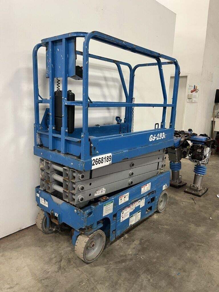 2018 Genie GS-1930