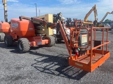 2017 JLG 450AJ