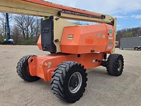 2013 JLG 800AJ