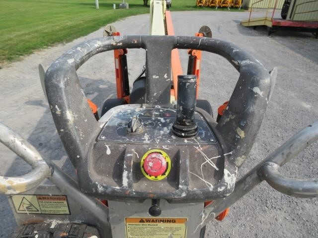 2018 JLG T350