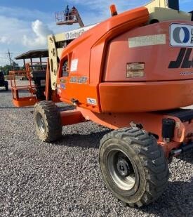 2017 JLG 450AJ