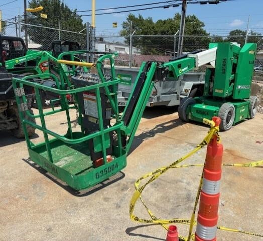 2016 JLG E300AJP