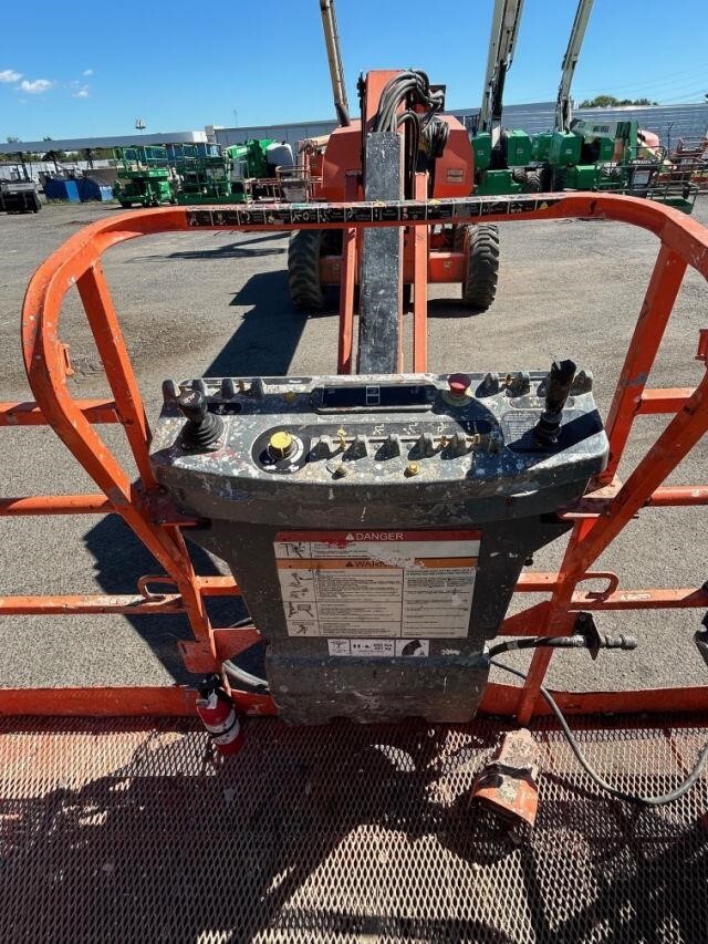 2016 JLG 660SJ-1