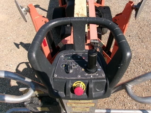 2018 JLG T350-8