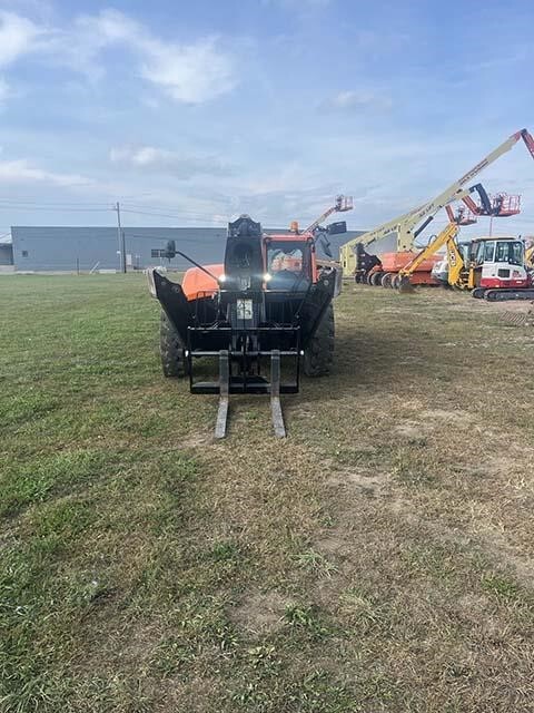 2019 JLG 1055-2