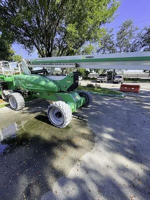 2017 JLG M600JP-4