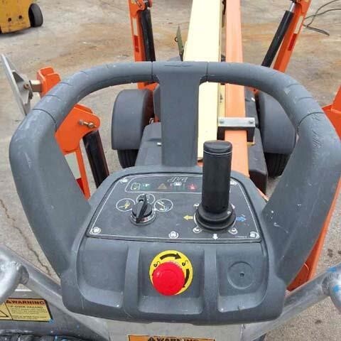 2018 JLG T350-14