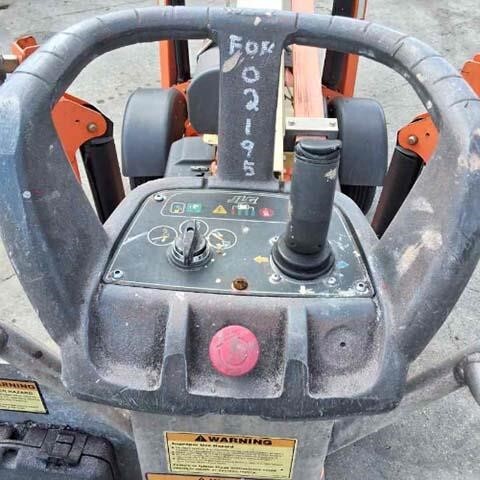2018 JLG T350-14