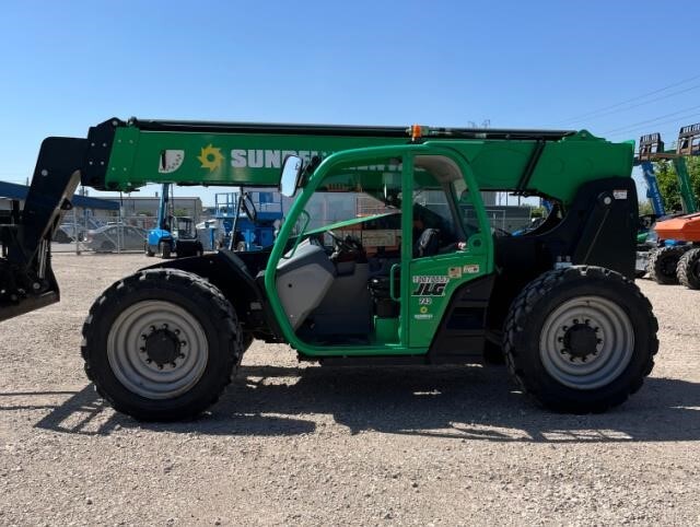 2018 JLG 742-1