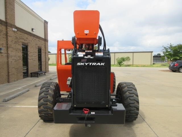 2025 SkyTrak 6042-7