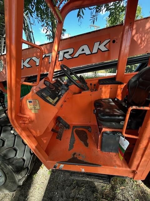 2017 SkyTrak 6042 Picture 6 2017 SkyTrak 6042-6