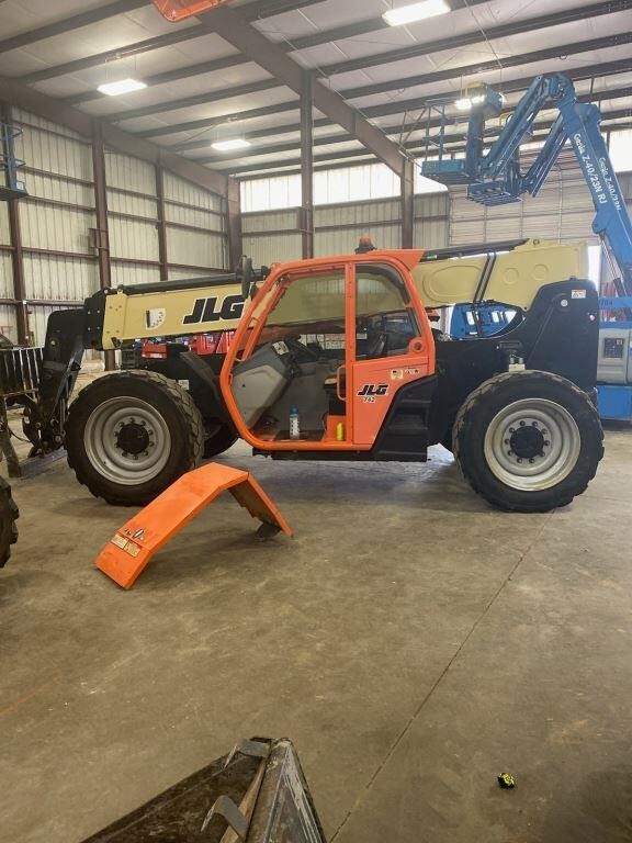 2021 JLG 742-1