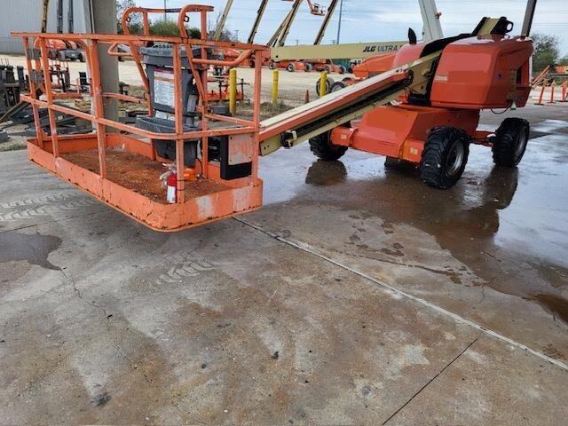 2015 JLG 400S