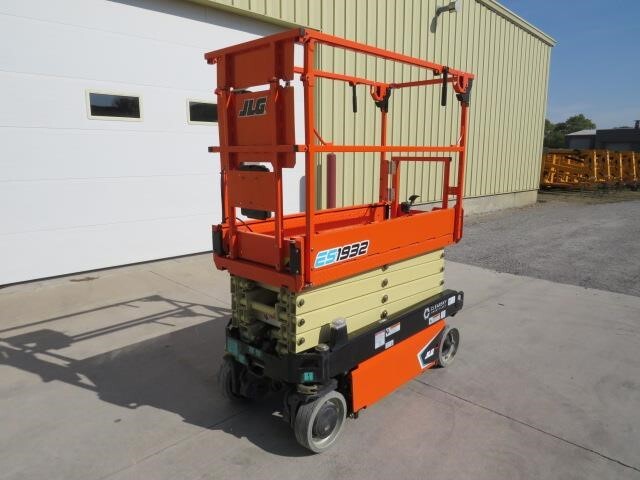 2025 JLG ES1932-13