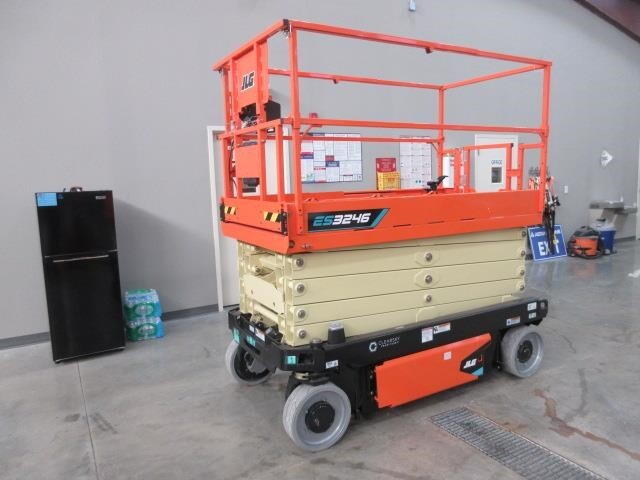 2025 JLG 3246-2