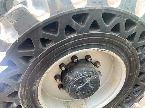 2015 SkyTrak 8042-16