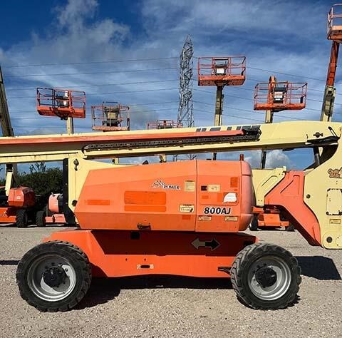 2017 JLG 800AJ