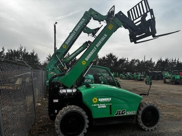2017 JLG G5-18A-4