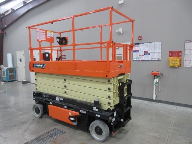 2025 JLG ES4046-3
