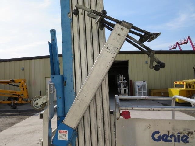 2009 Genie AWP-40S-13