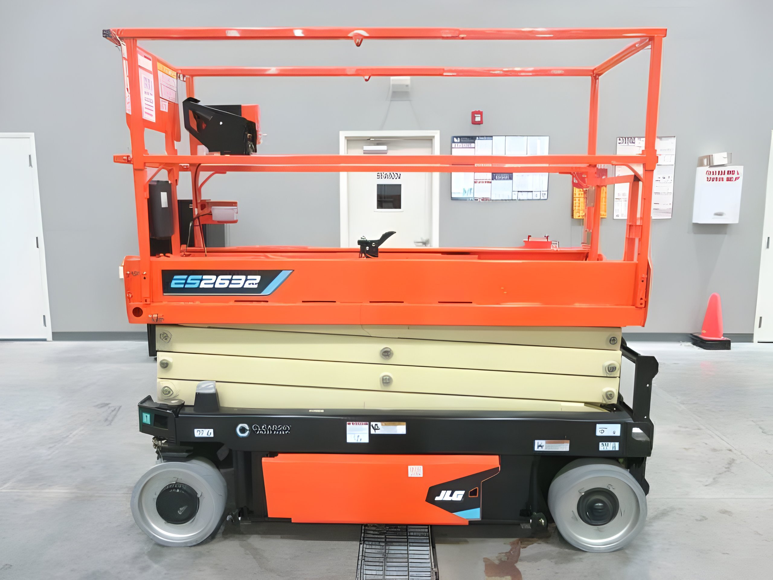 2025 JLG ES2632