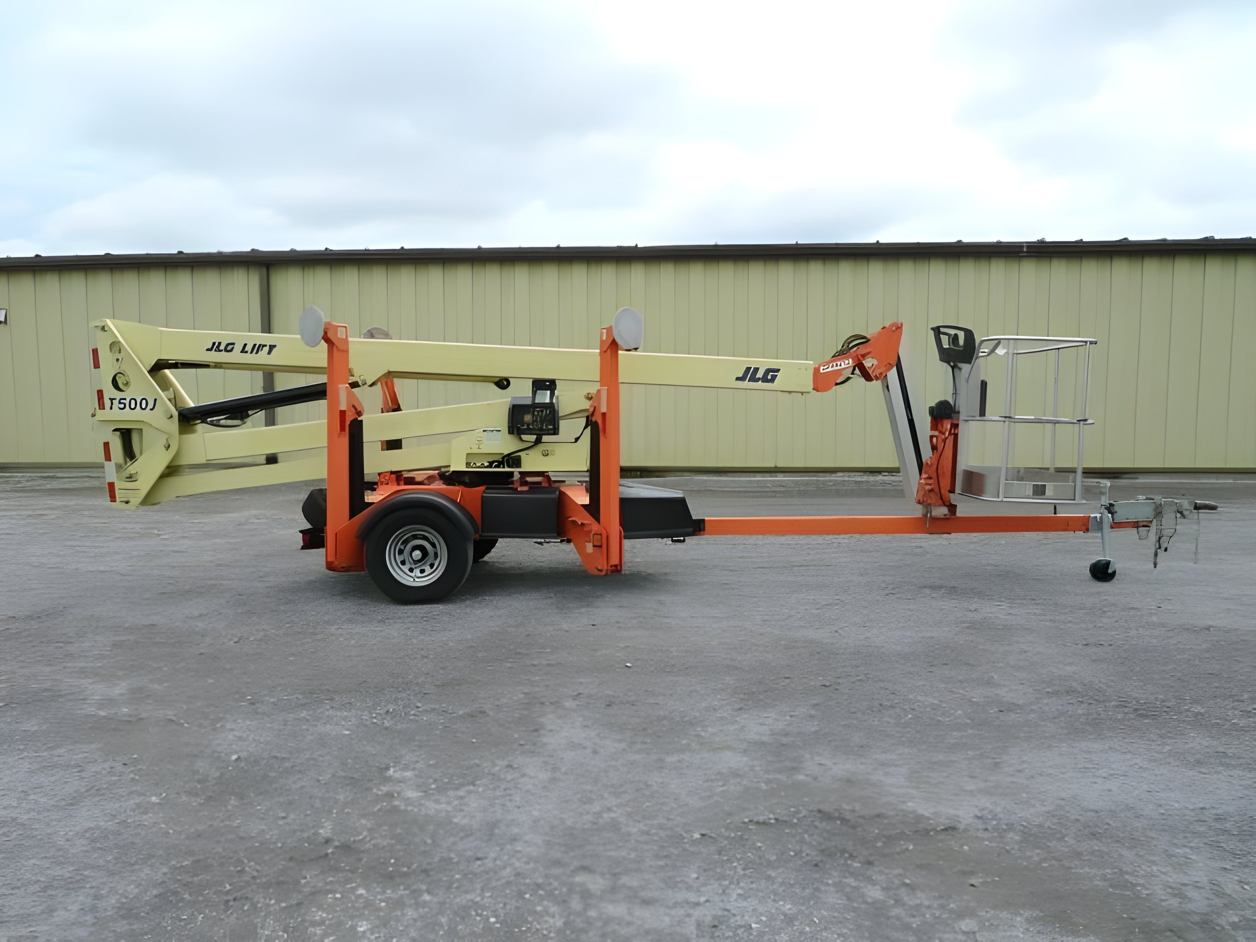 2018 JLG T500J
