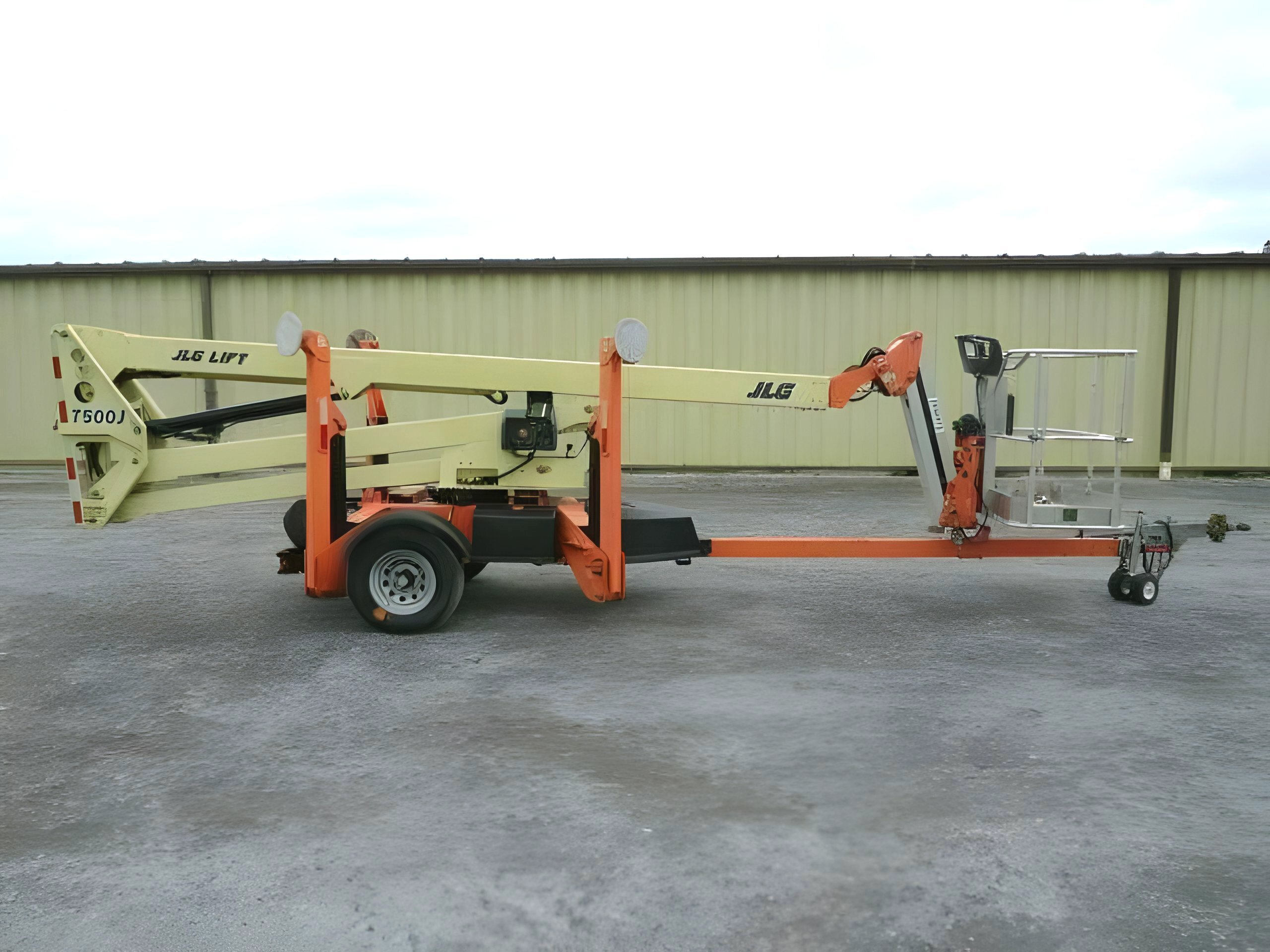 2018 JLG T500J