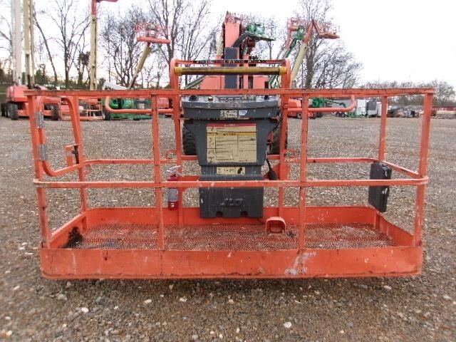 2017 JLG 660SJ-2