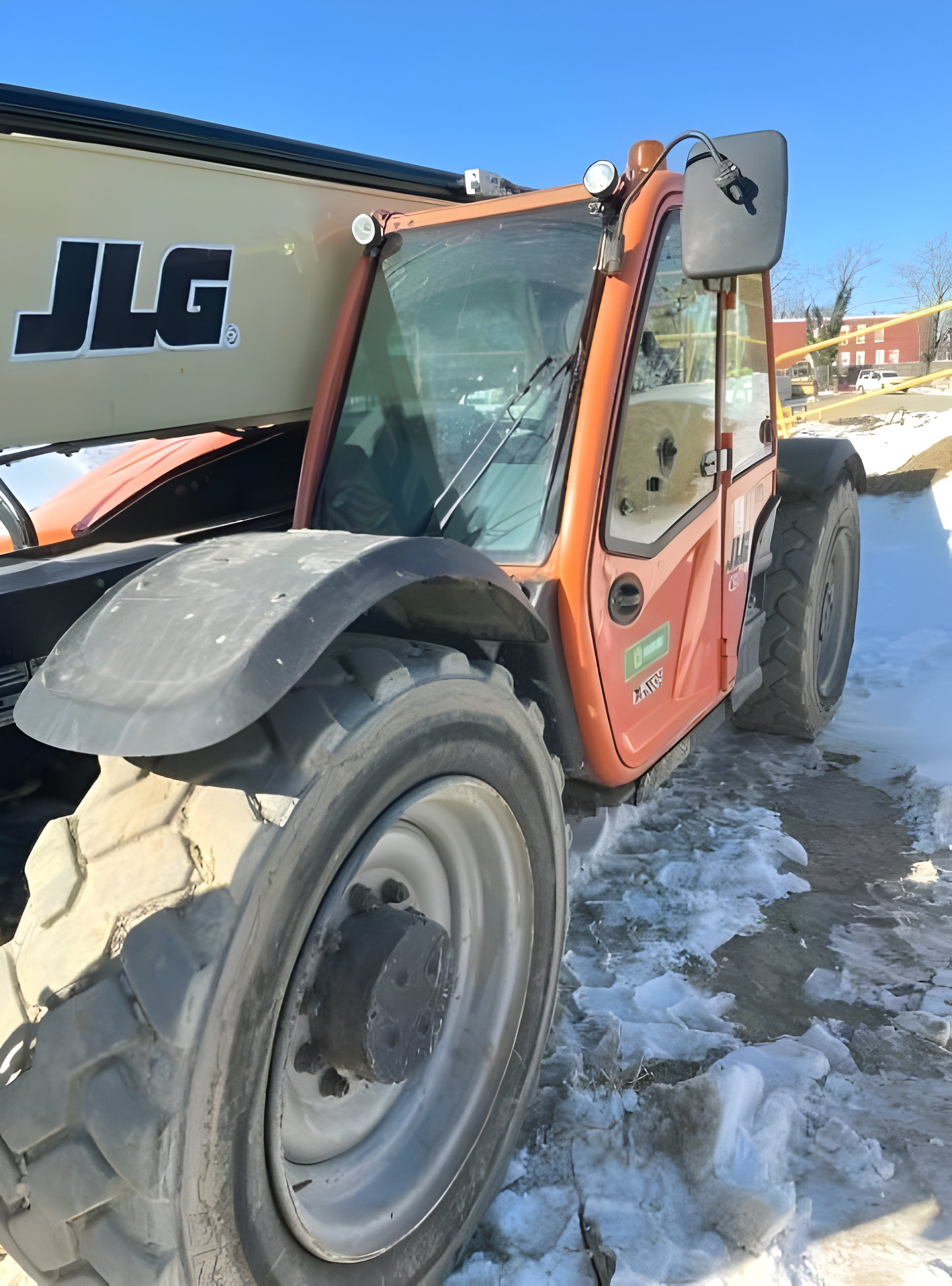 2017 JLG 1255