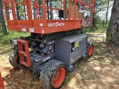 2017 Skyjack SJ-6832RT