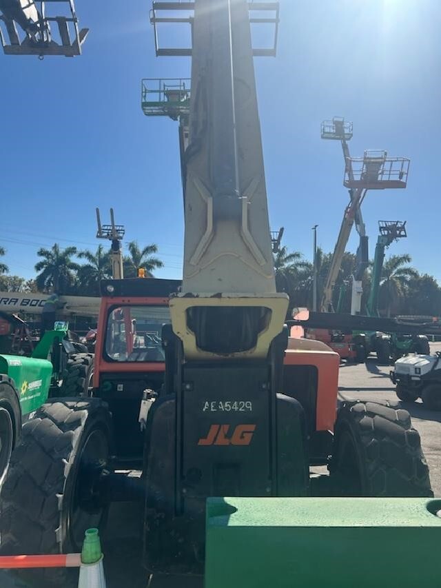 2019 JLG 1055-4
